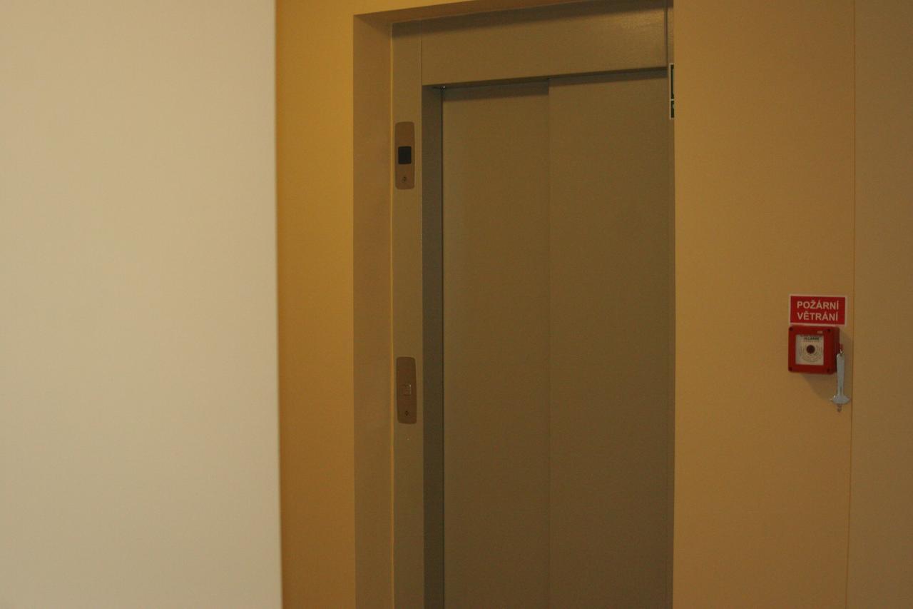 Art Star Hotel Hostivice Εξωτερικό φωτογραφία