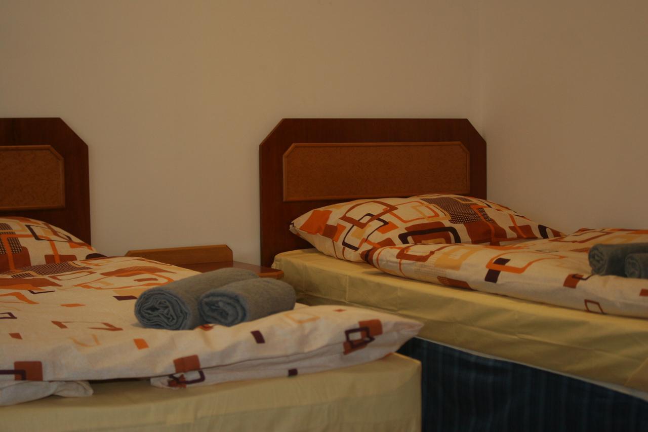 Art Star Hotel Hostivice Εξωτερικό φωτογραφία